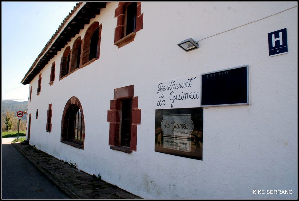 Hostal La Guineu Hotell Viladrau Exteriör bild