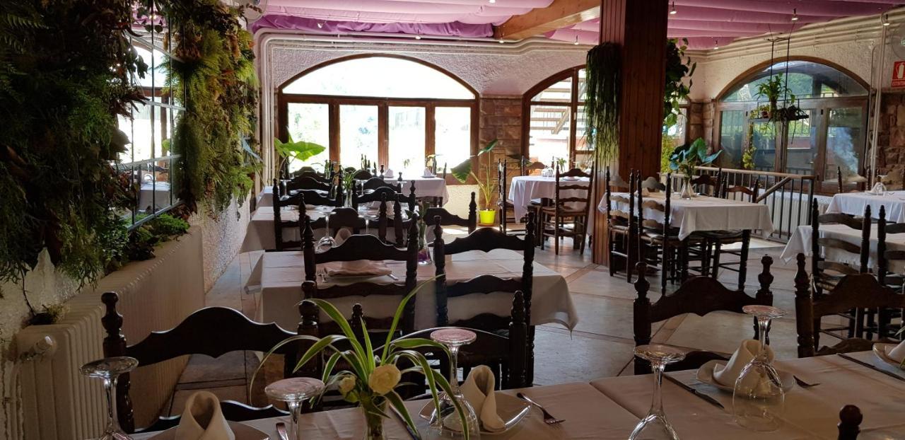 Hostal La Guineu Viladrau Exteriör bild